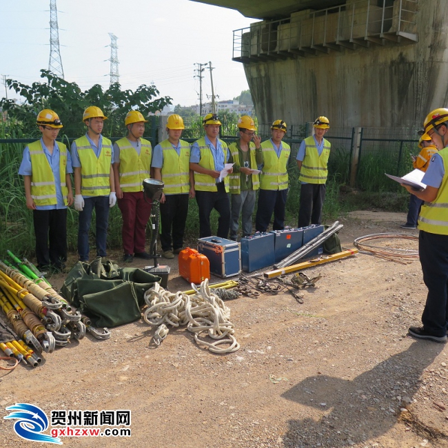电竞奖金-小区排污管渗漏致路面污染物业：将更换管道以彻底维修