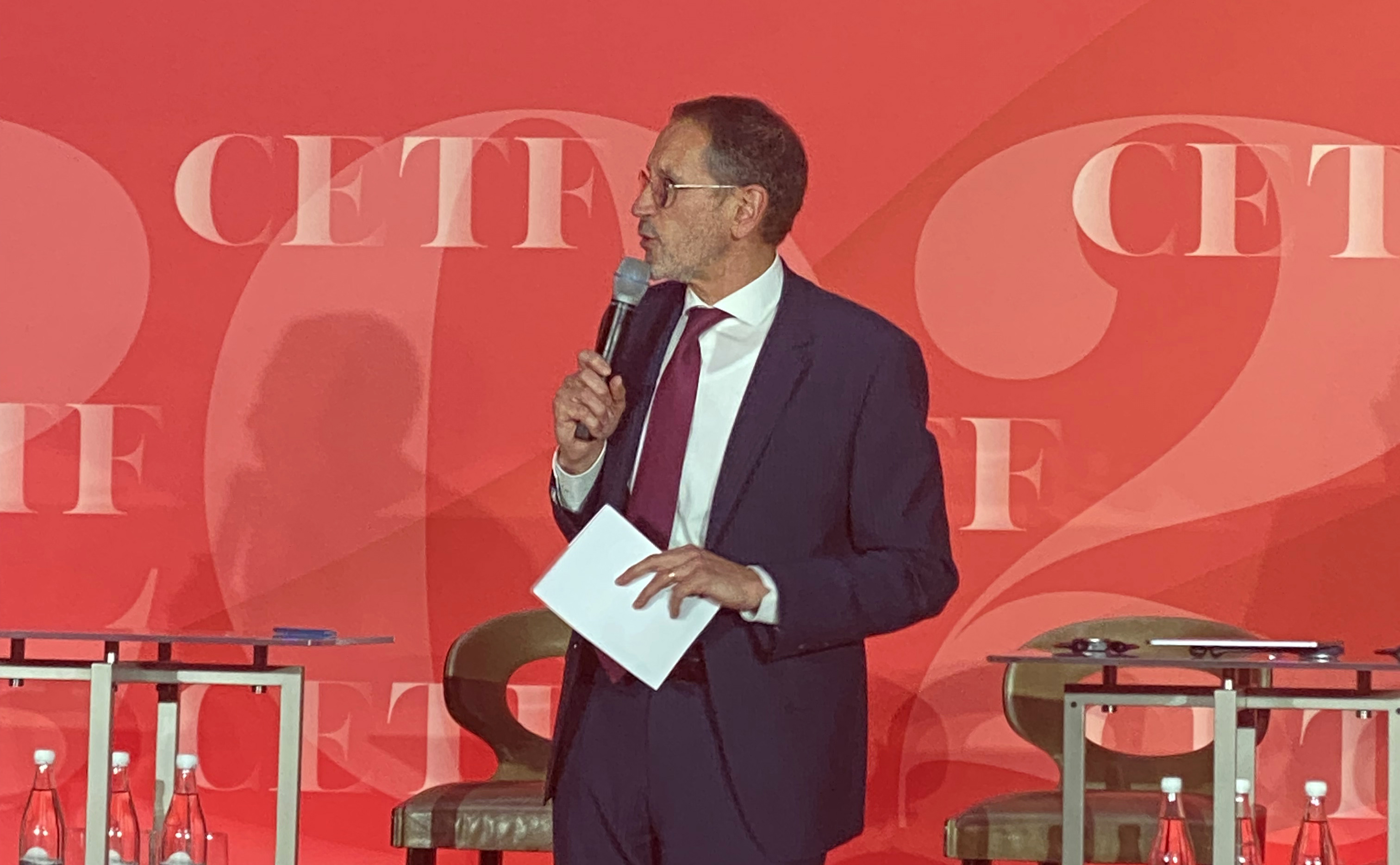 bsport体育集团首席执行官 Denis Machuel.jpg